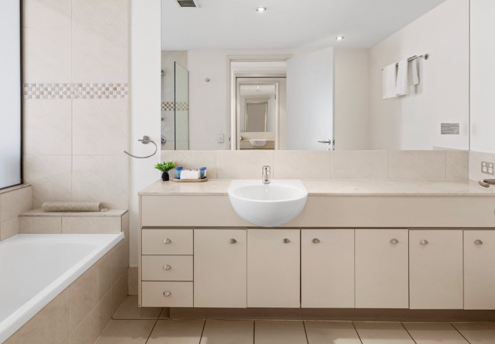 OVR Resort Studio OV 1200px 0001