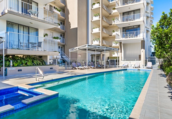 OVR Swimming Pool 1200px